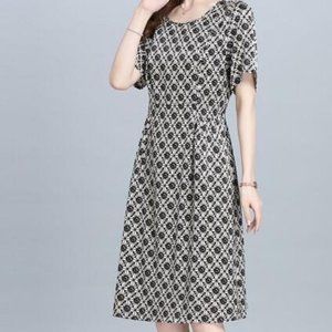 Slim mulberry silk in a long skirt